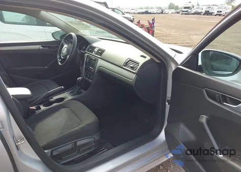 2016 Volkswagen Passat 1.8T S из США, поврежденный, VIN 1VWAT7A38GC009371